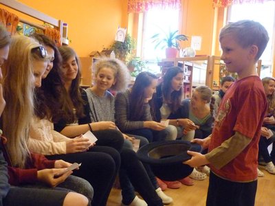 26.05.2015 - Philosophy for Children - zážitková výuka OSV (8.B) - Album - fotografie 6