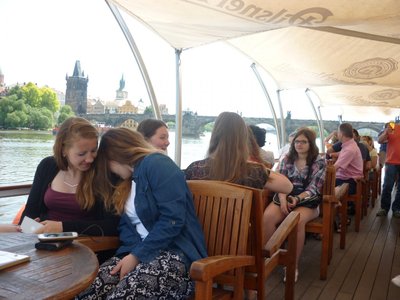 04.06.2015 - Procházka Prahou - ZE + OSV (9.A) - Album - fotografie 15