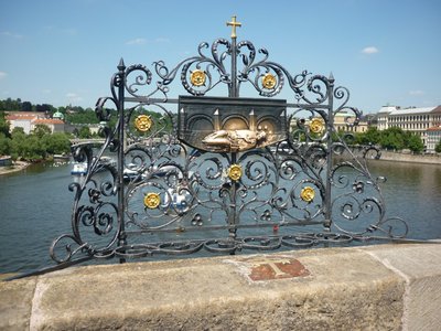 04.06.2015 - Procházka Prahou - ZE + OSV (9.A) - Album - fotografie 40