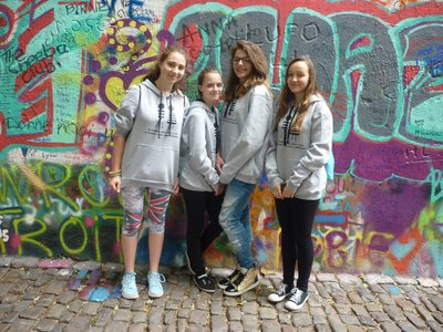 11.06.2015 - Procházka Prahou - ZE + OSV (9.B) - Album - fotografie 52