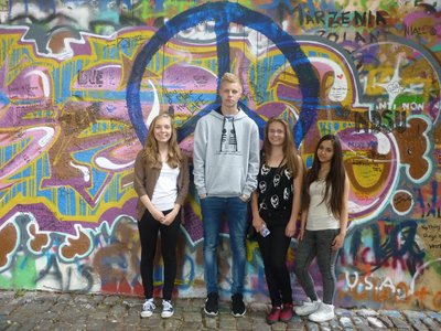 11.06.2015 - Procházka Prahou - ZE + OSV (9.B) - Album - fotografie 41