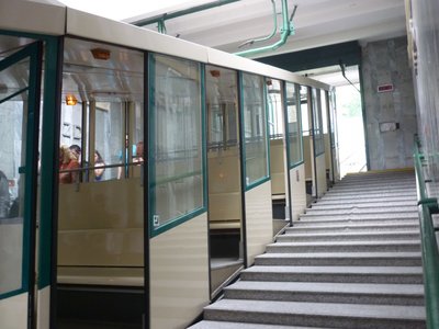 11.06.2015 - Procházka Prahou - ZE + OSV (9.B) - Album - fotografie 42