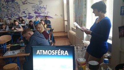 22.10.2015 - Team Teaching: Vzhůru do atmosféry (9.A + 9.B) - Album - fotografie 2