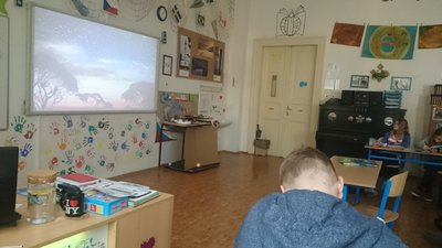 22.10.2015 - Team Teaching: Vzhůru do atmosféry (9.A + 9.B) - Album - fotografie 4