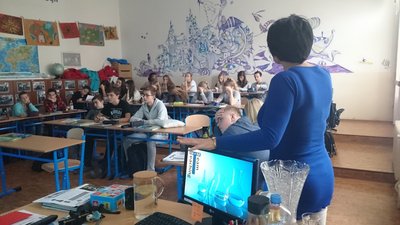 22.10.2015 - Team Teaching: Vzhůru do atmosféry (9.A + 9.B) - Album - fotografie 5