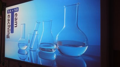 22.10.2015 - Team Teaching: Vzhůru do atmosféry (9.A + 9.B) - Album - fotografie 9