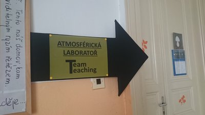 22.10.2015 - Team Teaching: Vzhůru do atmosféry (9.A + 9.B) - Album - fotografie 10