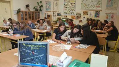 22.10.2015 - Team Teaching: Vzhůru do atmosféry (9.A + 9.B) - Album - fotografie 15