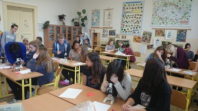 22.10.2015 - Team Teaching: Vzhůru do atmosféry (9.A + 9.B) - Album - fotografie 18