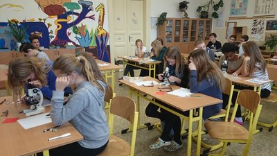 22.10.2015 - Team Teaching: Vzhůru do atmosféry (9.A + 9.B) - Album - fotografie 19