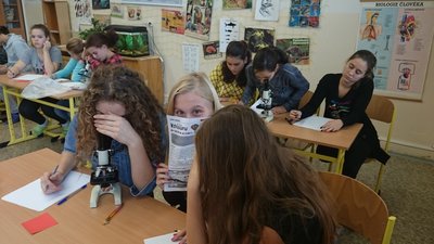 22.10.2015 - Team Teaching: Vzhůru do atmosféry (9.A + 9.B) - Album - fotografie 26