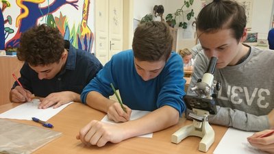 22.10.2015 - Team Teaching: Vzhůru do atmosféry (9.A + 9.B) - Album - fotografie 29