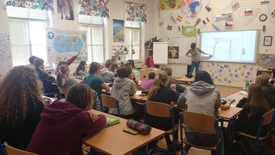 05.11.2015 - METEOworkshop s D. Honsovou (9.A + 9.B) - Album - fotografie 17