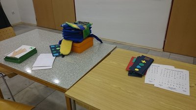 13.11.2015 - Nevidíme, neslyšíme, ale cítíme - workshop (8.B) - Album - fotografie 20