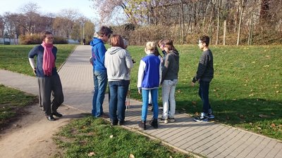 13.11.2015 - Nevidíme, neslyšíme, ale cítíme - workshop (8.B) - Album - fotografie 27