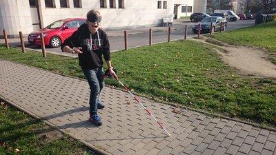 13.11.2015 - Nevidíme, neslyšíme, ale cítíme - workshop (8.B) - Album - fotografie 46