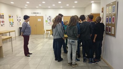 13.11.2015 - Nevidíme, neslyšíme, ale cítíme - workshop (8.B) - Album - fotografie 31