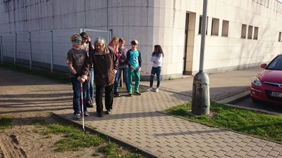 13.11.2015 - Nevidíme, neslyšíme, ale cítíme - workshop (8.B) - Album - fotografie 13