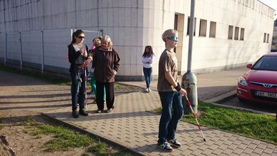 13.11.2015 - Nevidíme, neslyšíme, ale cítíme - workshop (8.B) - Album - fotografie 34
