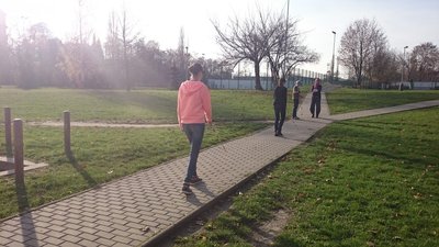 13.11.2015 - Nevidíme, neslyšíme, ale cítíme - workshop (8.B) - Album - fotografie 26