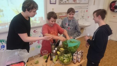 20.03.2017 - Zeměpisný workshop - karibské koktejly (7.ABC) - Album - fotografie 5