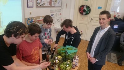20.03.2017 - Zeměpisný workshop - karibské koktejly (7.ABC) - Album - fotografie 6