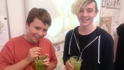 20.03.2017 - Zeměpisný workshop - karibské koktejly (7.ABC) - Album - fotografie 16