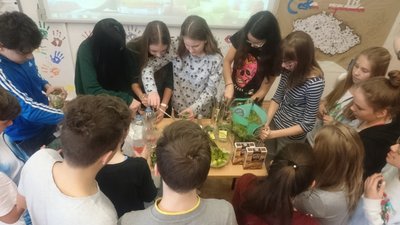 20.03.2017 - Zeměpisný workshop - karibské koktejly (7.ABC) - Album - fotografie 14