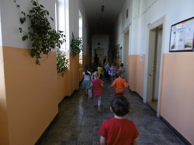 25.05.2017 - Filozofie pro děti (8.AB a děti MŠ Na Korábě) - Album - fotografie 10