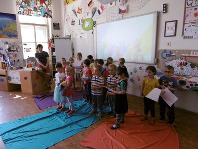 25.05.2017 - Filozofie pro děti (8.AB a děti MŠ Na Korábě) - Album - fotografie 3