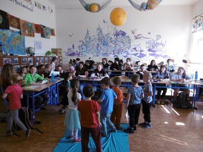 25.05.2017 - Filozofie pro děti (8.AB a děti MŠ Na Korábě) - Album - fotografie 9