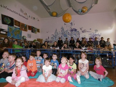 25.05.2017 - Filozofie pro děti (8.AB a děti MŠ Na Korábě) - Album - fotografie 38