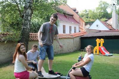 01.06.2017 - Tradiční procházka Prahou (9.AB) - Album - fotografie 8