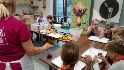 20.10.2017 - Kids Lab Abrakadabra - Chytří gurmáni z 5.C - Album - fotografie 14