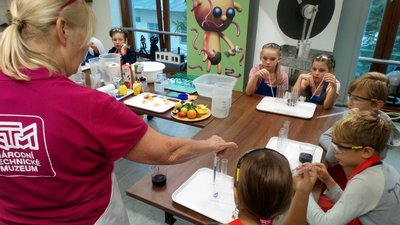 20.10.2017 - Kids Lab Abrakadabra - Chytří gurmáni z 5.C - Album - fotografie 7