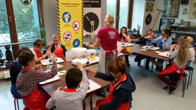 02.11.2018 - Laboratoř Abrakadabra - Chytří gurmáni z 5.C - Album - fotografie 11