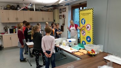 09.11.2018 - Laboratoř Abrakadabra - Chytří gurmáni z 5.A - Album - fotografie 4