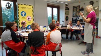 09.11.2018 - Laboratoř Abrakadabra - Chytří gurmáni z 5.A - Album - fotografie 15