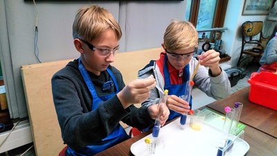 09.11.2018 - Laboratoř Abrakadabra - Chytří gurmáni z 5.A - Album - fotografie 18