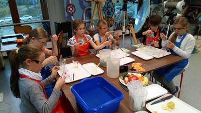 09.11.2018 - Laboratoř Abrakadabra - Chytří gurmáni z 5.A - Album - fotografie 24