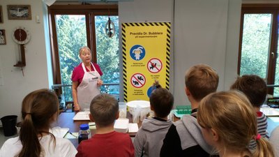 16.11.2018 - Laboratoř Abrakadabra - Chytří gurmáni z 5.D - Album - fotografie 2