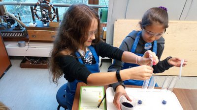 16.11.2018 - Laboratoř Abrakadabra - Chytří gurmáni z 5.D - Album - fotografie 4