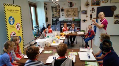 16.11.2018 - Laboratoř Abrakadabra - Chytří gurmáni z 5.D - Album - fotografie 12