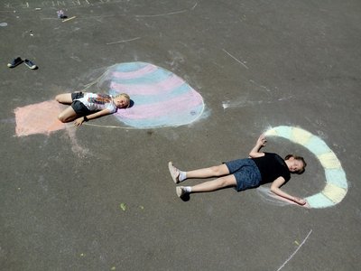 29.06.2021 - Malování na chodníku 3.B - Album - fotografie 11