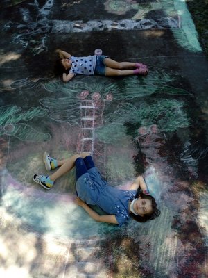 29.06.2021 - Malování na chodníku 3.B - Album - fotografie 8