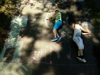 29.06.2021 - Malování na chodníku 3.B - Album - fotografie 4