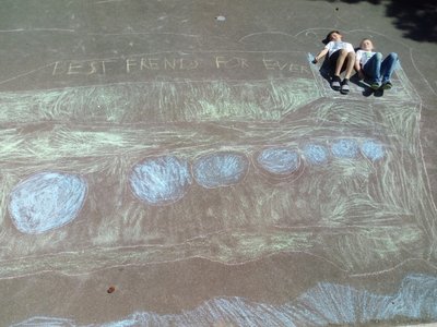 29.06.2021 - Malování na chodníku 3.B - Album - fotografie 3