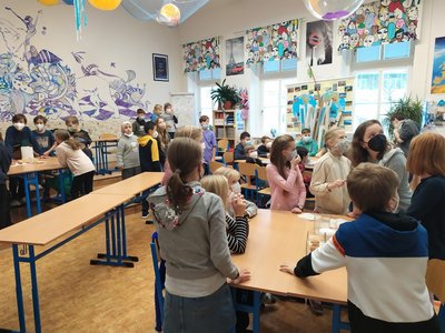 12.11.2021 - Páťáci (V.A) učí páťáky (V.B) - Album - fotografie 2