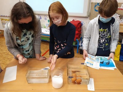 12.11.2021 - Páťáci (V.A) učí páťáky (V.B) - Album - fotografie 4