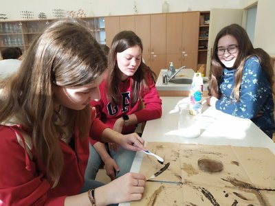 22.04.2022 - Bádáme s ropou (9.ABC) - Album - fotografie 13